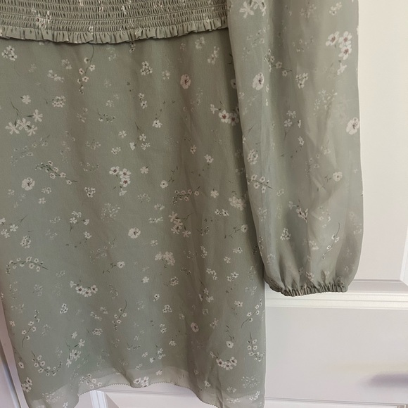 aritzia wilfred sage green villa tempest dress with white flowers - Picture 5 of 15